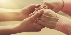 【2025長照保險指南】解析類型、理賠條件與五大公司方案一次看懂